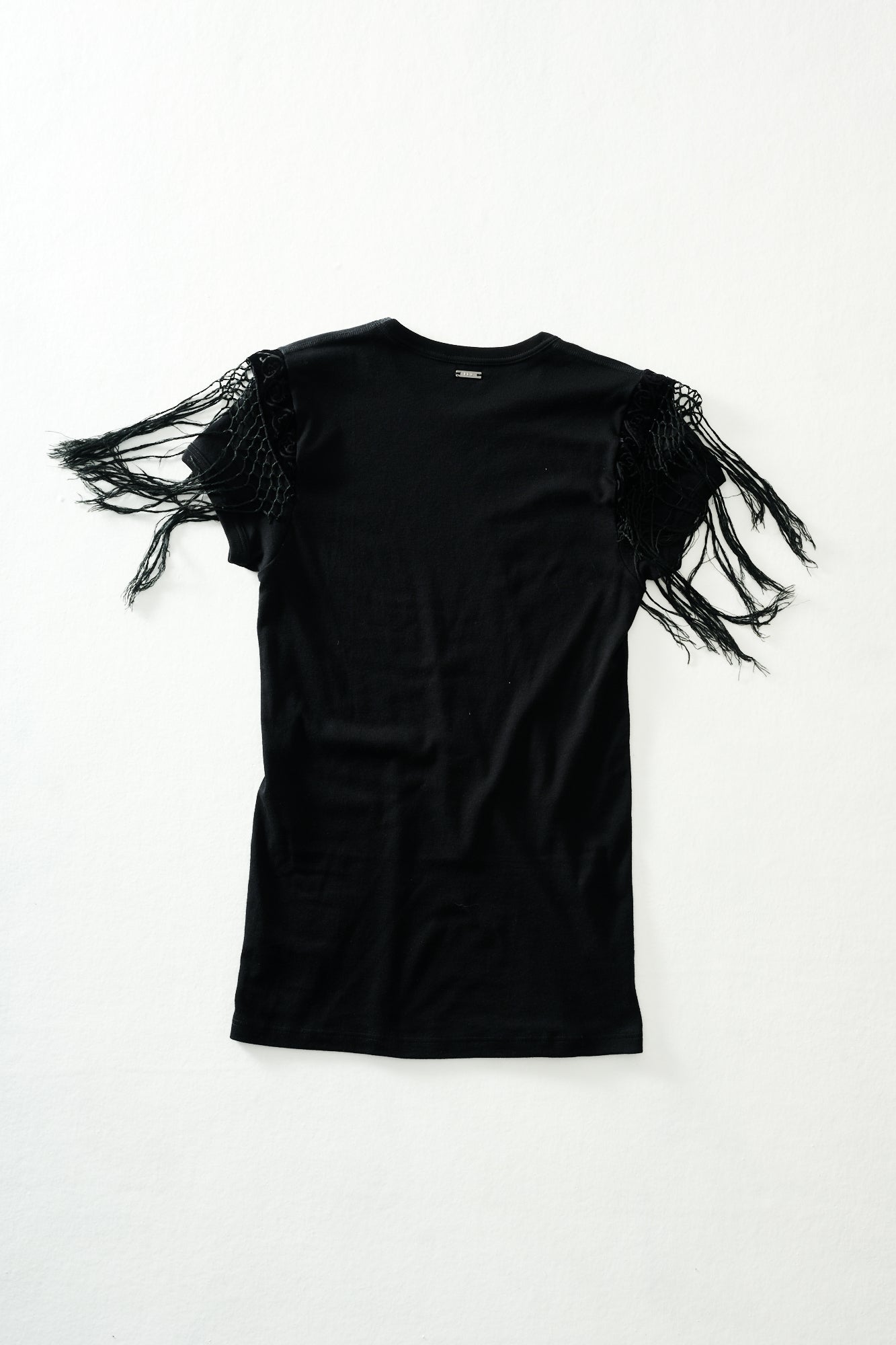 THE TASSEL T-SHIRT - BLACK