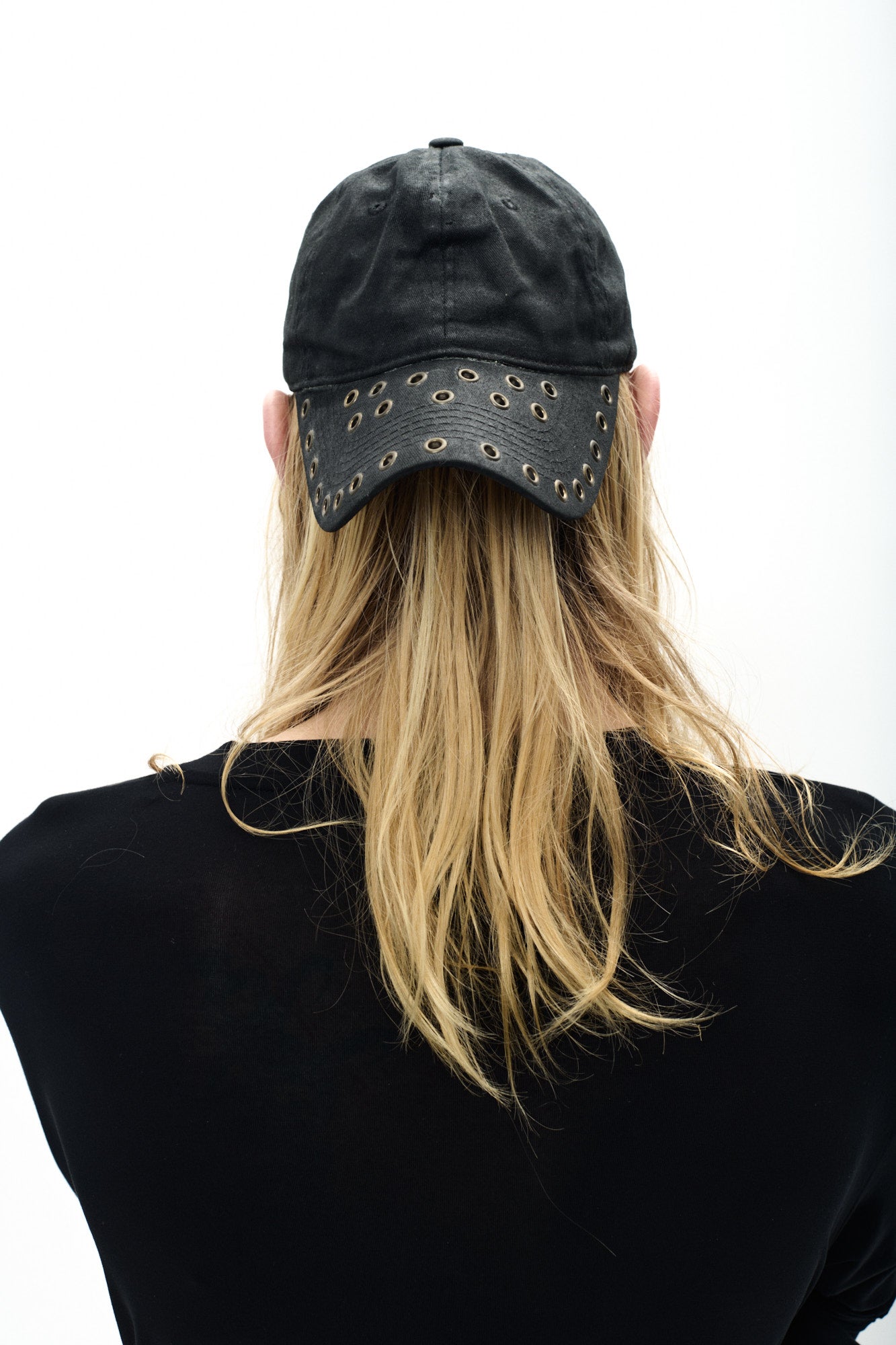 OILSKIN EYELET CAP - BLACK